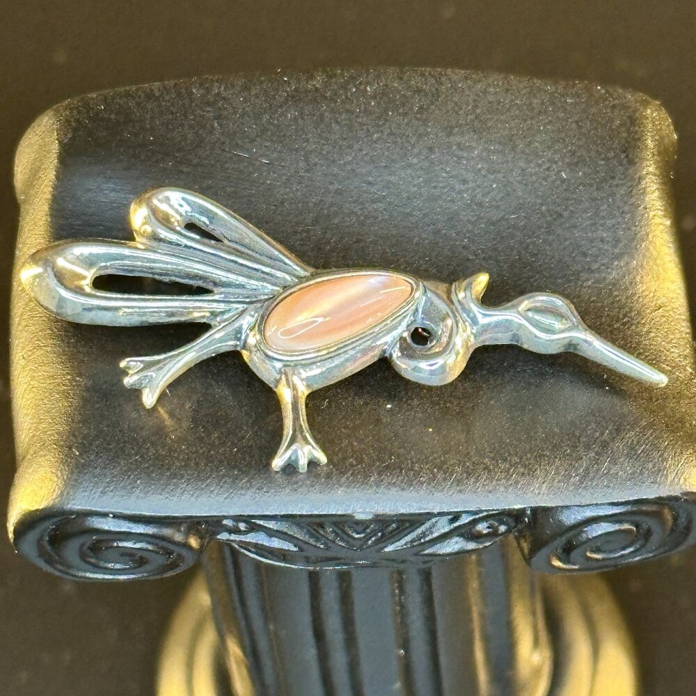 🐦 Vintage Sterling Silver Roadrunner Brooch with Pink Shell Inlay